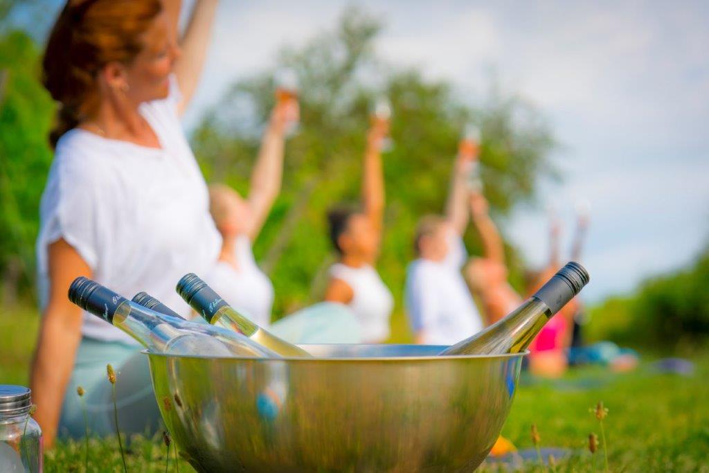 Yoga und Wein